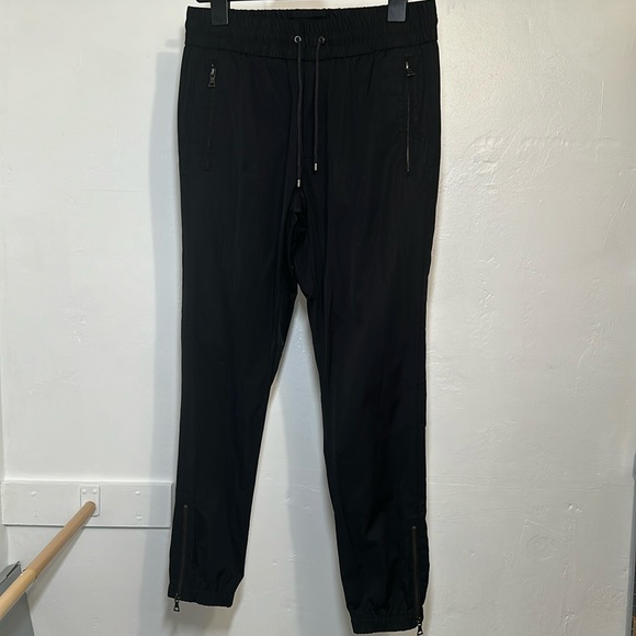 Men’s Vince Black Jogger Pants Rain Pants Size Medium - Picture 1 of 12